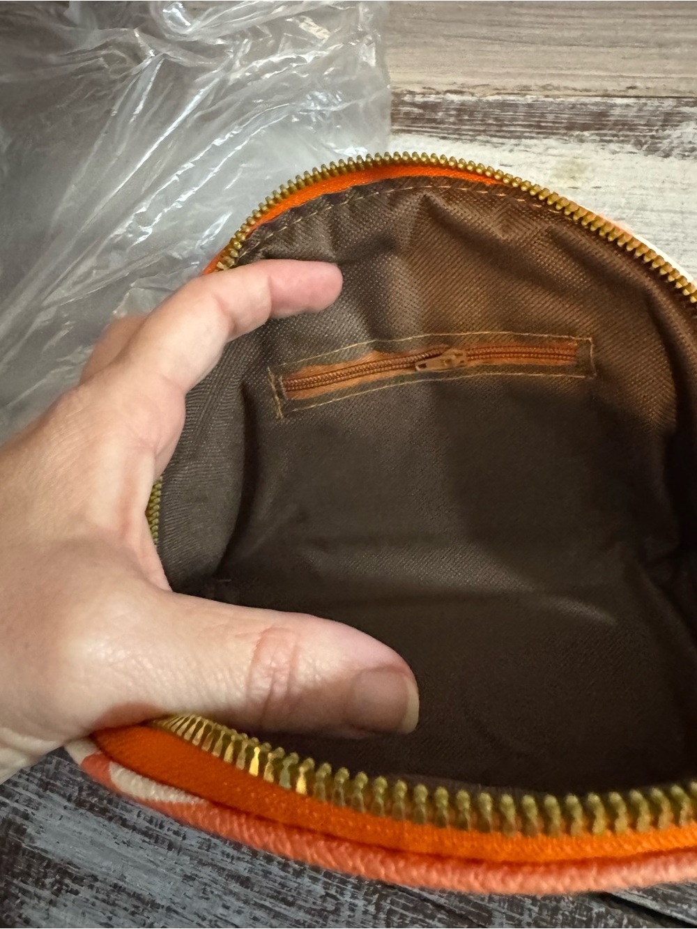 Designer-Inspired Orange Gradient Coin Pouch Set - Picture 3 of 7
